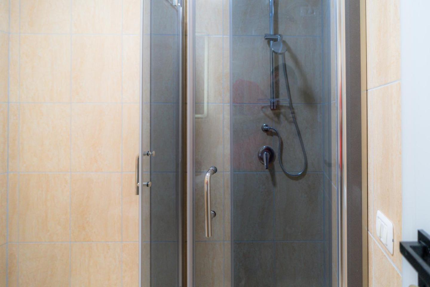 Enea Room In Center Shkodër エクステリア 写真