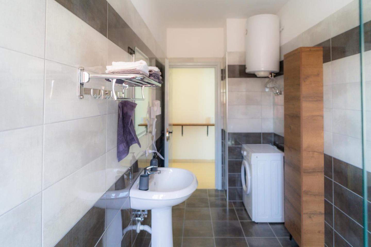 Enea Room In Center Shkodër エクステリア 写真