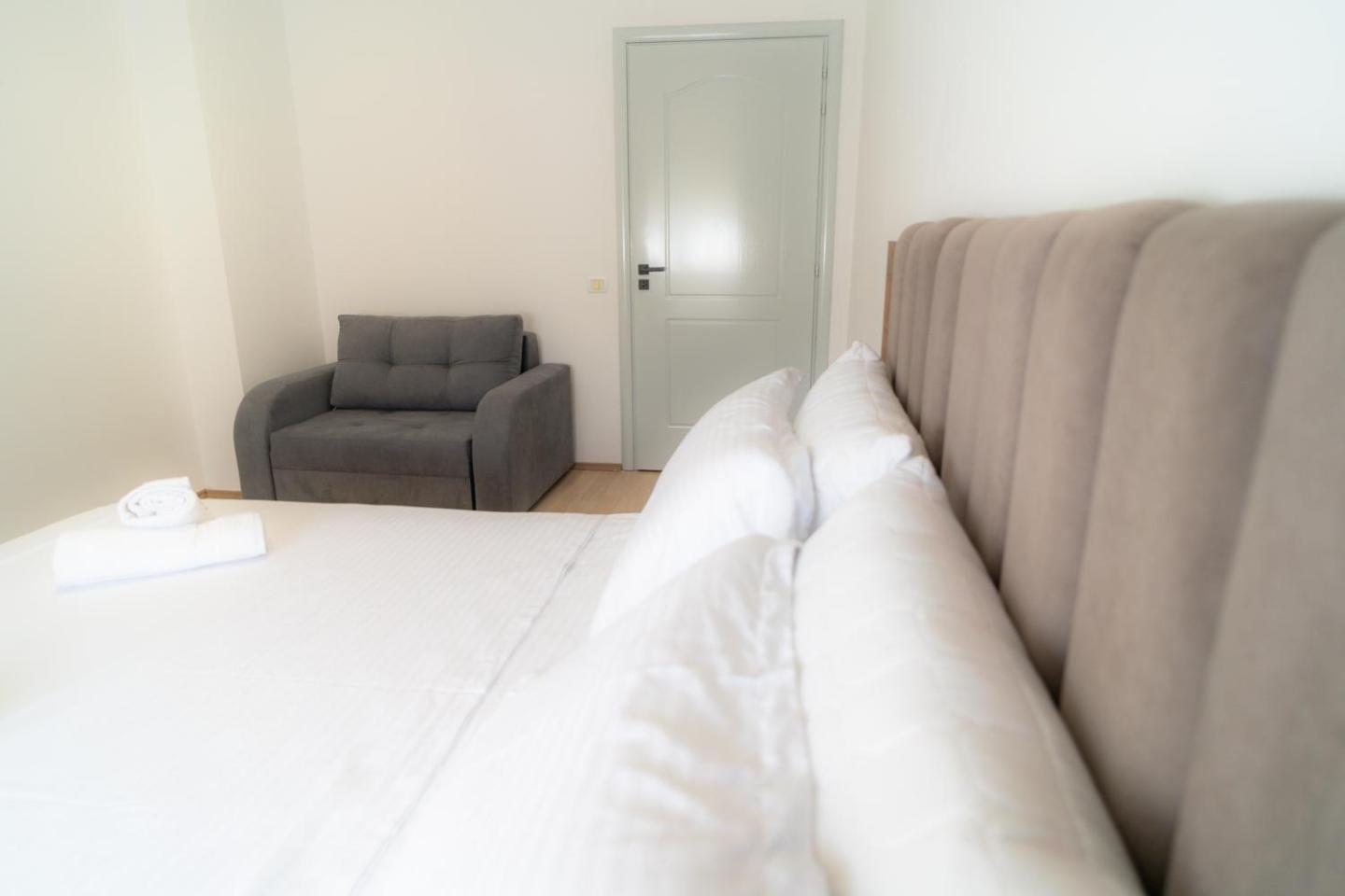Enea Room In Center Shkodër エクステリア 写真