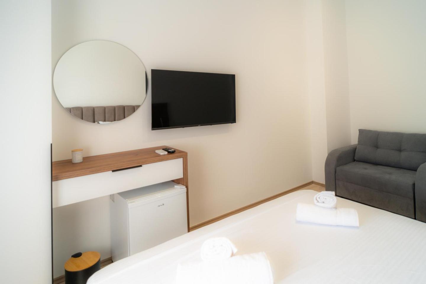 Enea Room In Center Shkodër エクステリア 写真